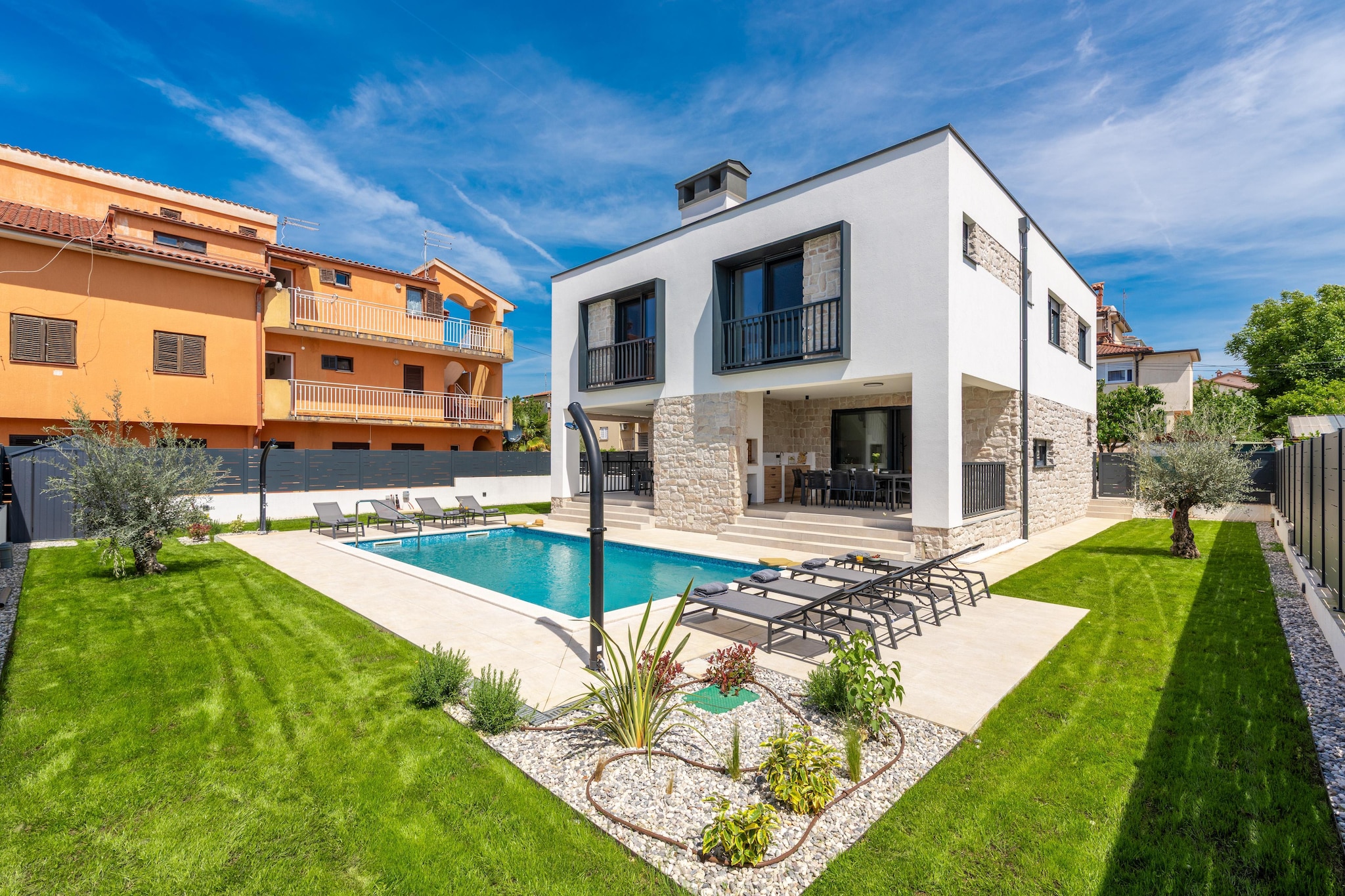 Apartment Golden Olive 2