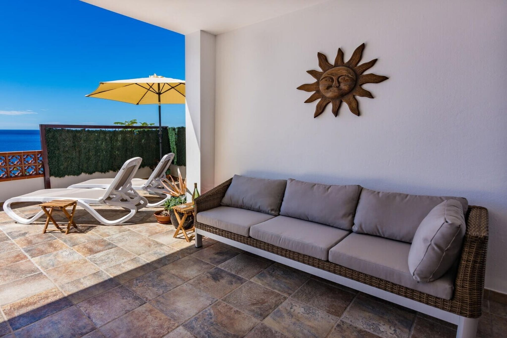 545068 - Terrace balcony