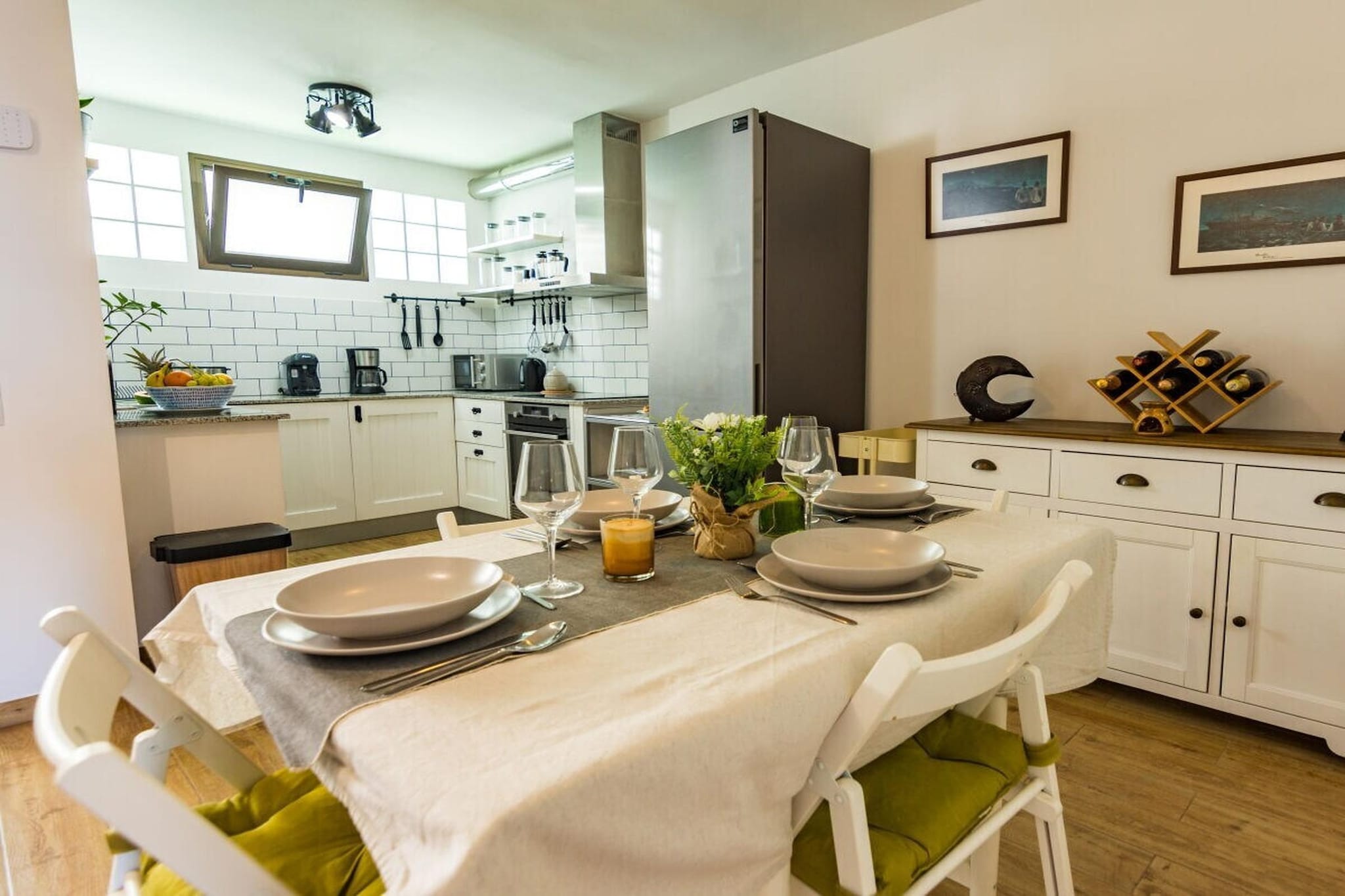 545068 - Dining room