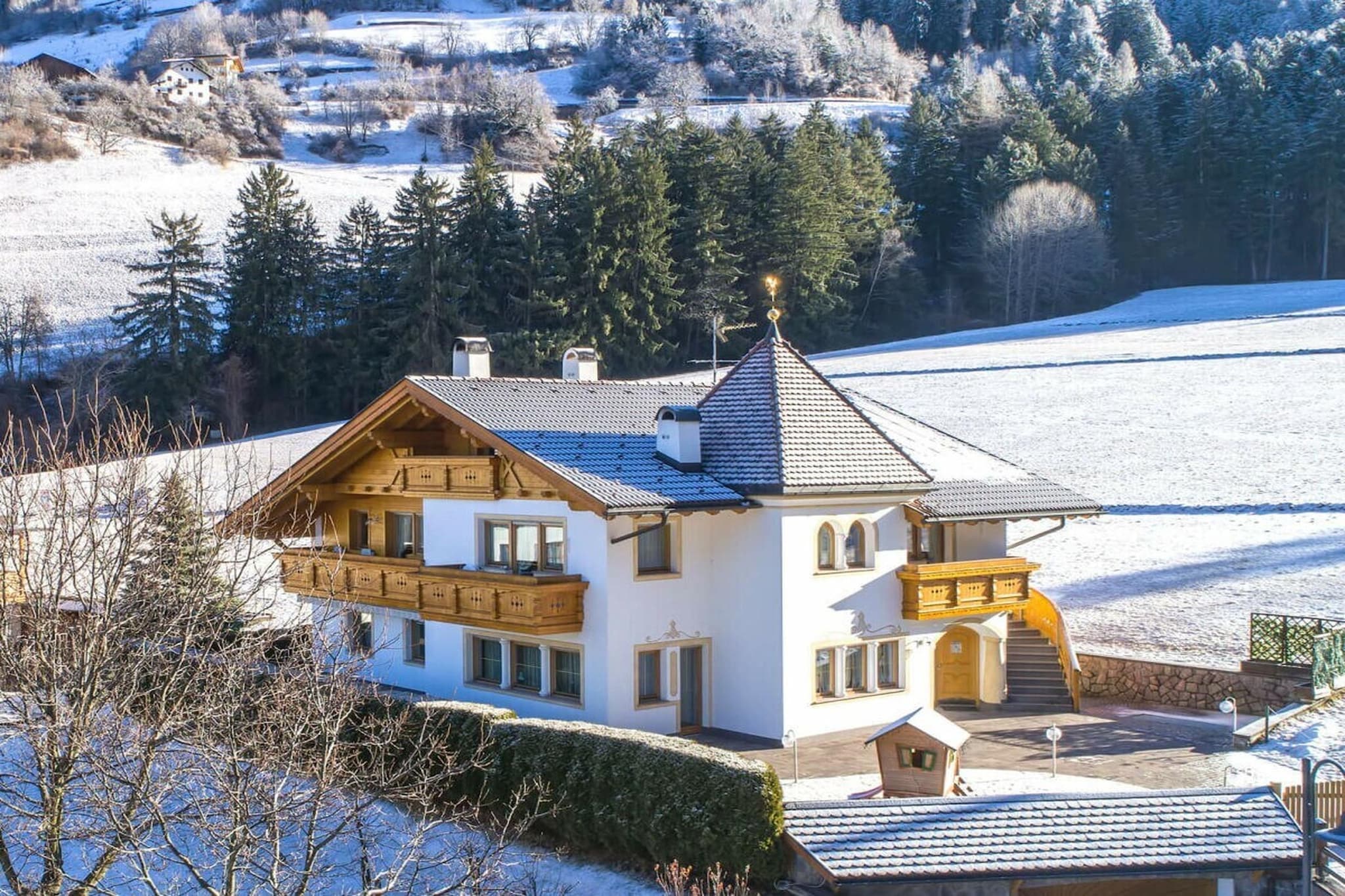 730990 - Exterior in winter