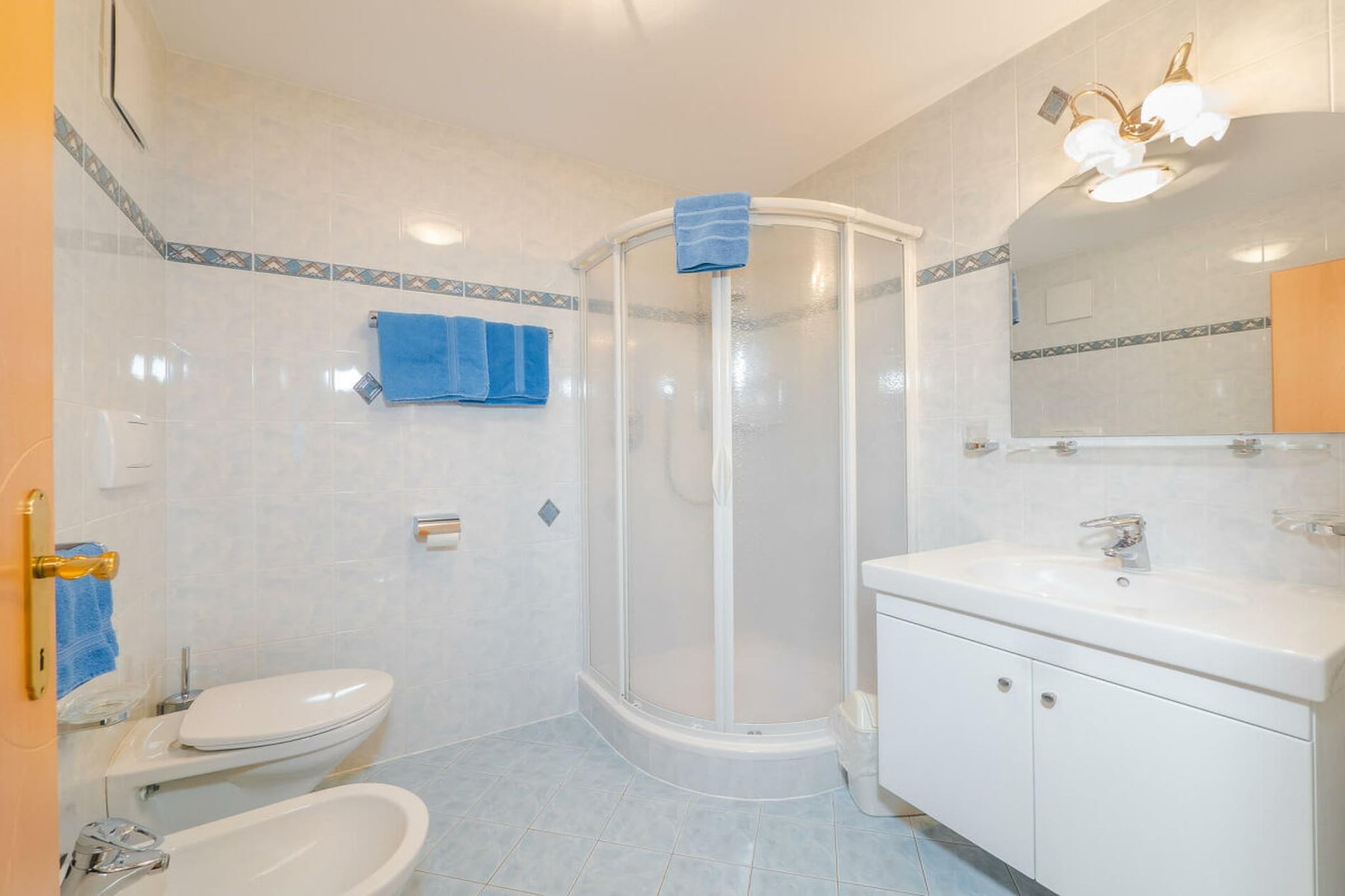 730990 - Bathroom