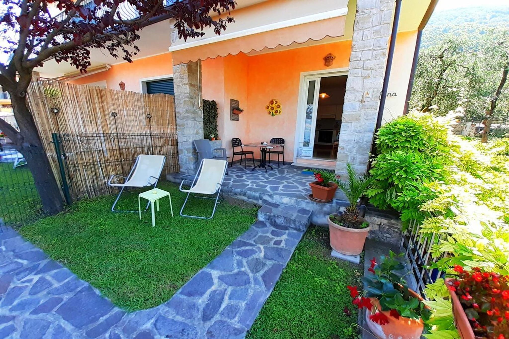 80093 - Terrasse/Balkon