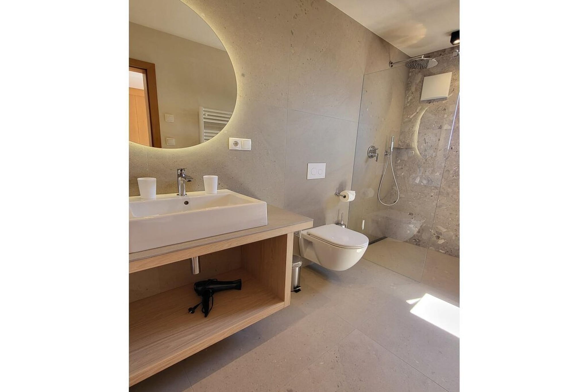 182708 - Badkamer