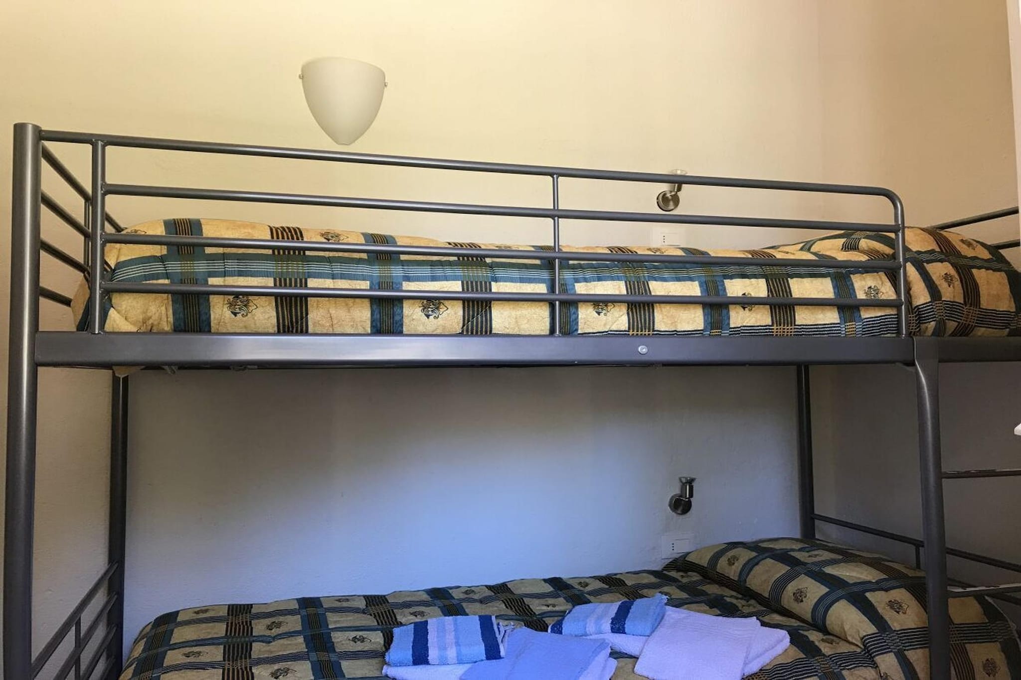 104878 - Bedroom