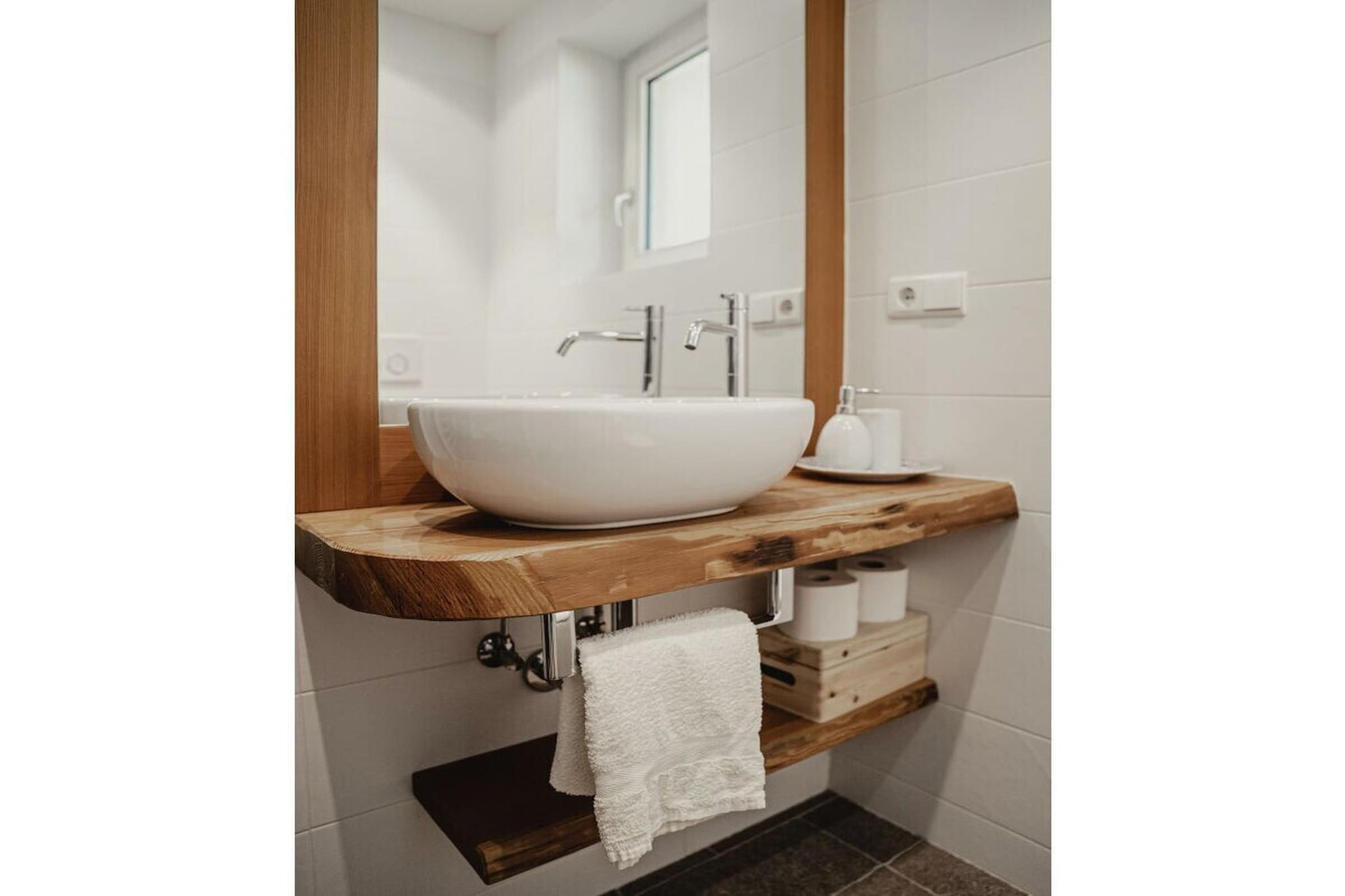 8912 - Bathroom