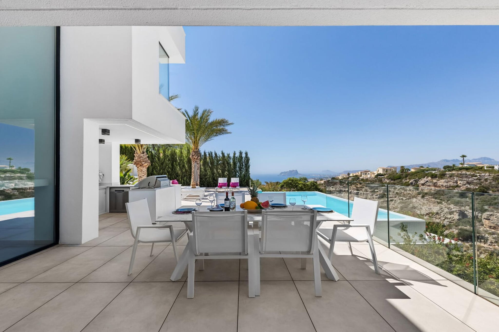 633719 - Terrace balcony