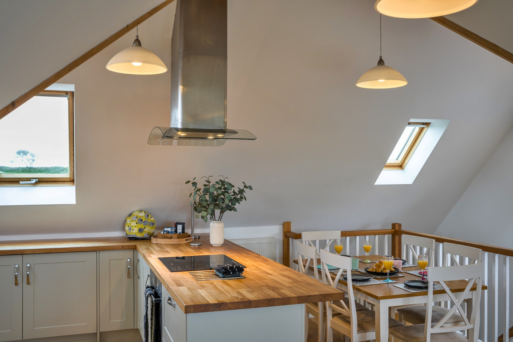 Tregirls - Eetkamer