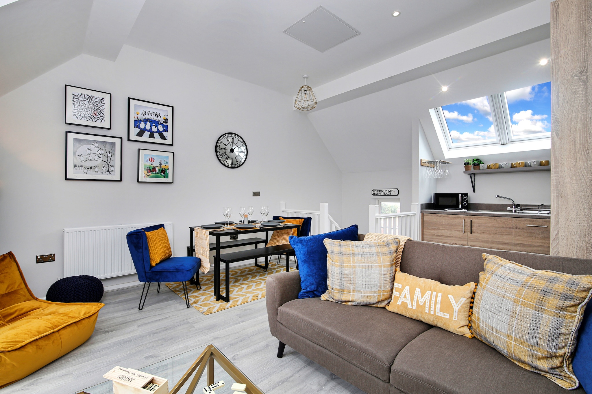 Captains Retreat, Whitby - Living room