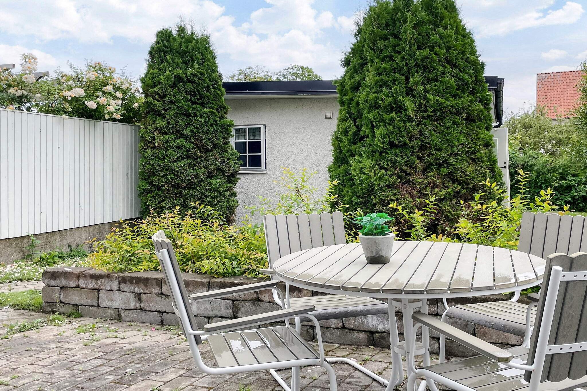 Lush holiday home in Visby - Outdoor