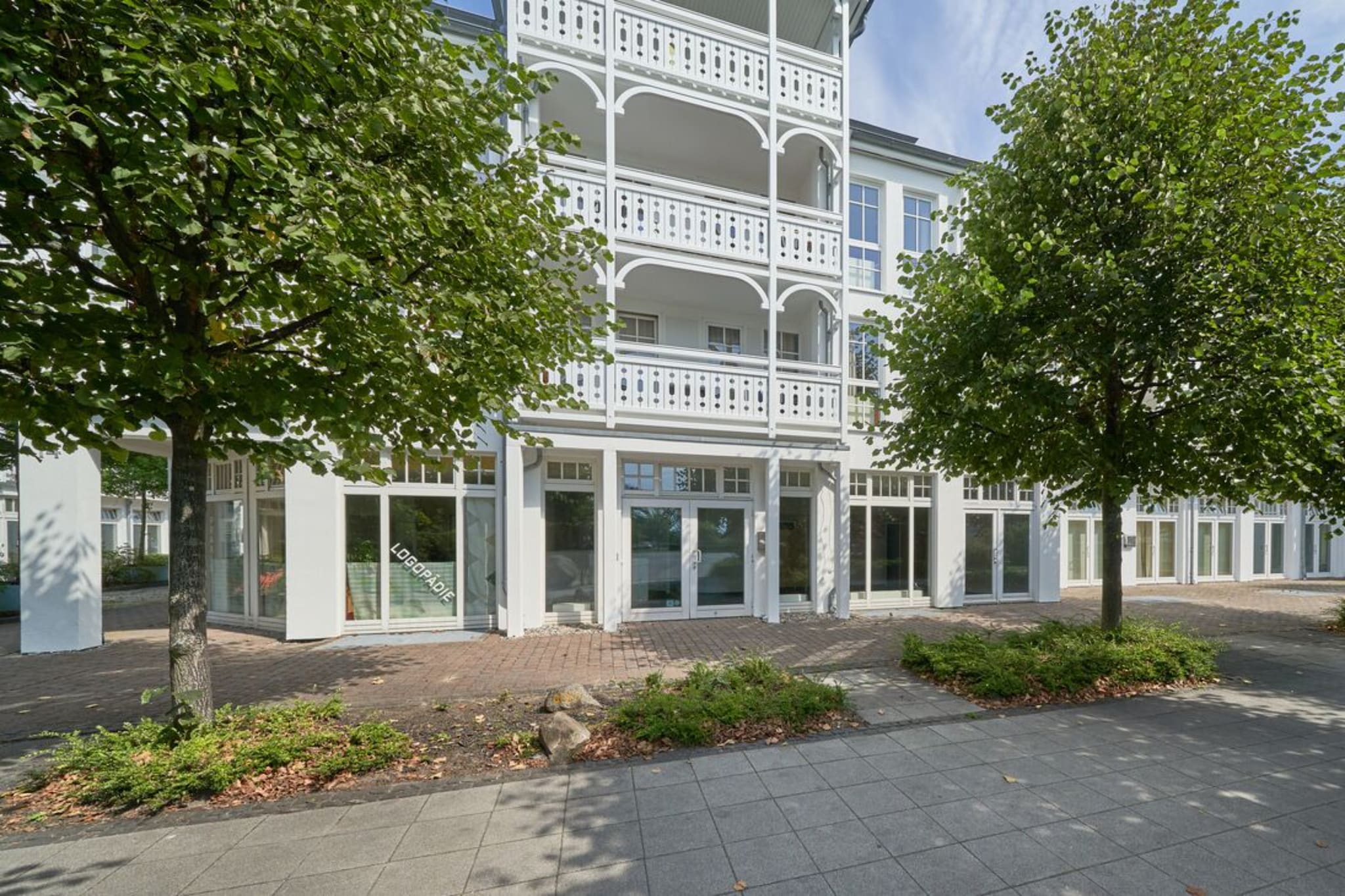 Typ P - Studio Nr 676 im Seepark Sellin - Buitenkant zomer