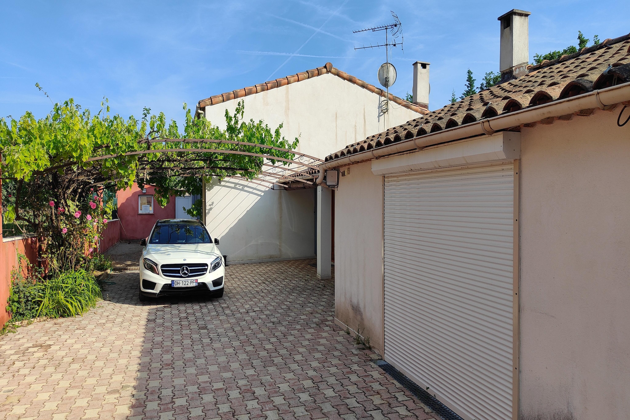 Jolie maison de vacances avec piscine - Extérieur été