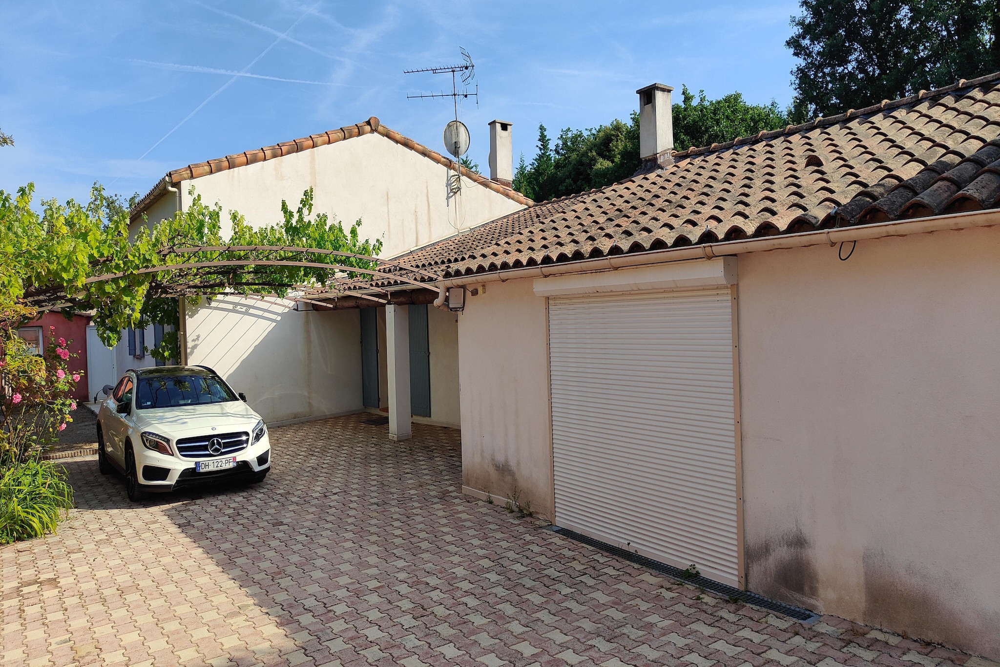 Jolie maison de vacances avec piscine - Extérieur été