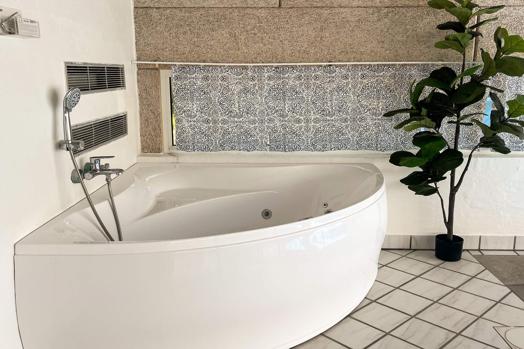 4 Sterne Ferienhaus in Glesborg - Wellnessbereich