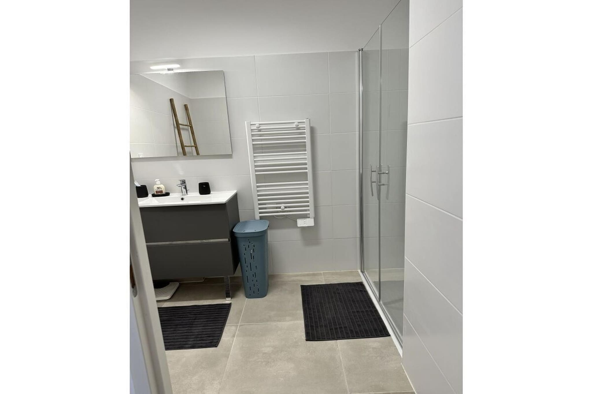 469877 - Badkamer