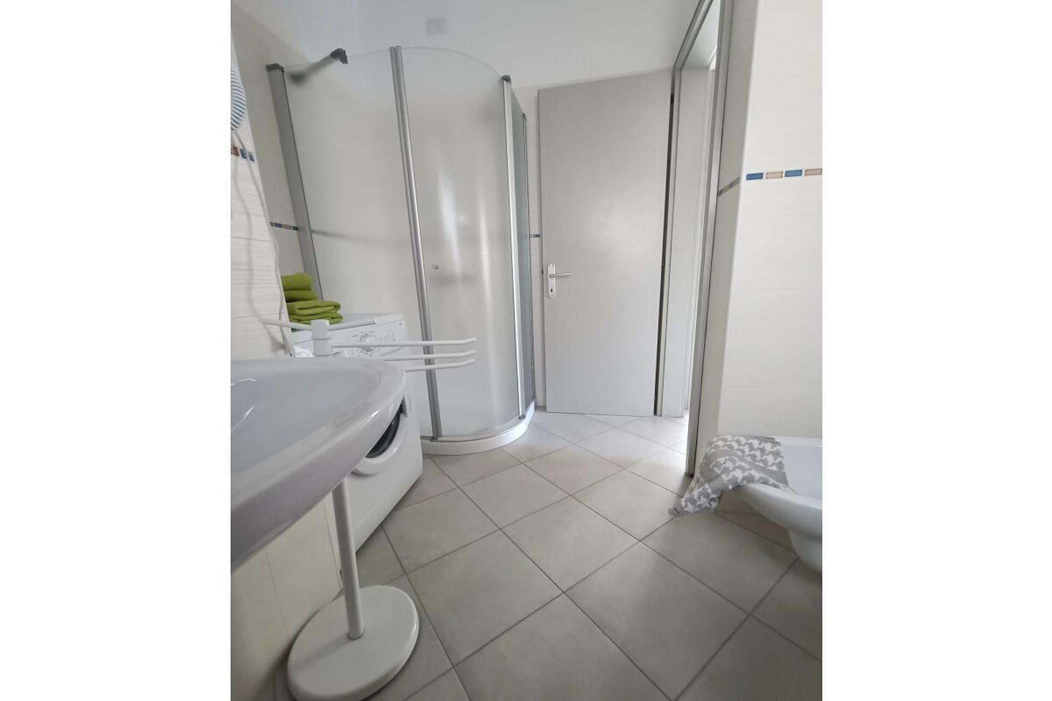 760328 - Badkamer