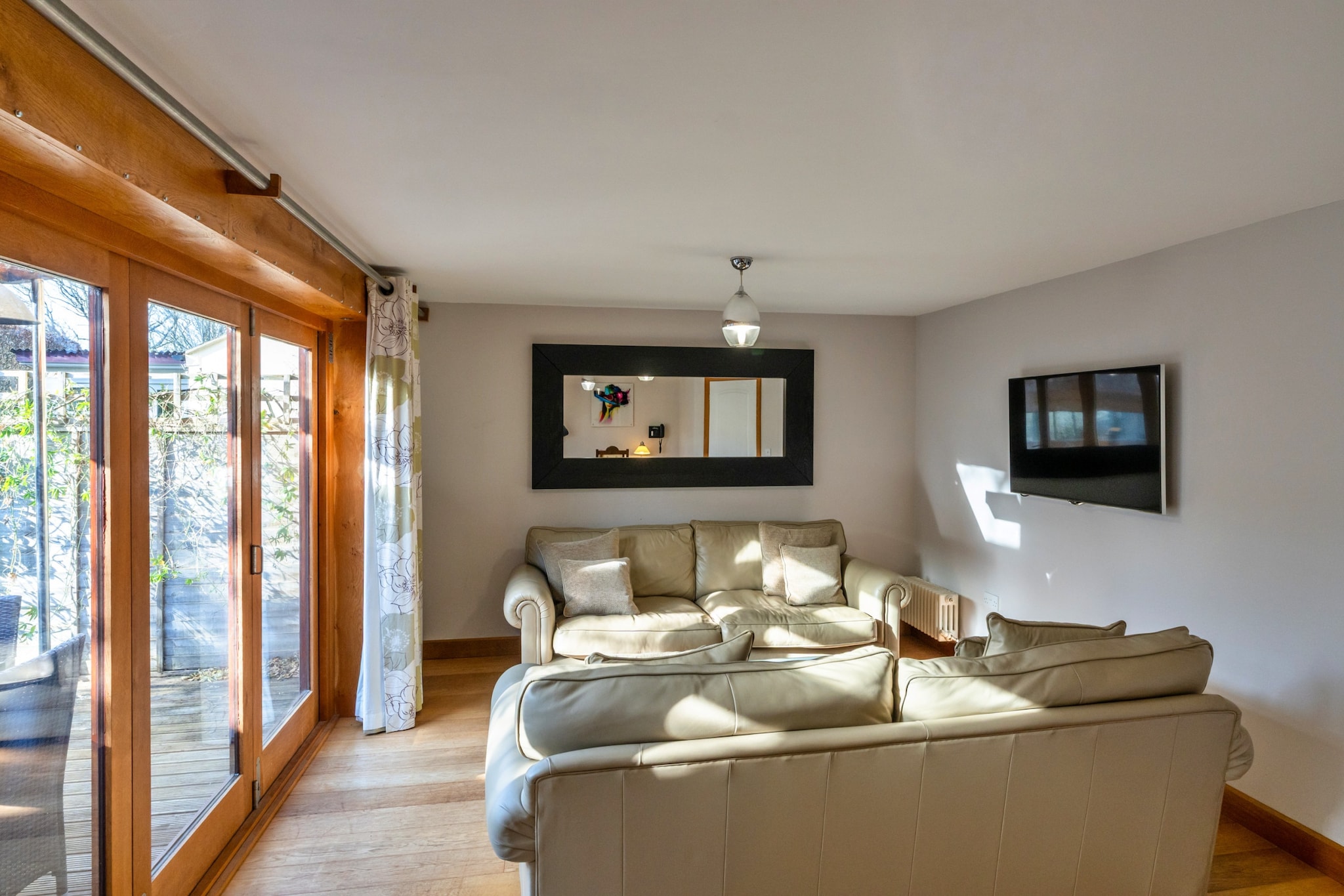 Hollies Cottage, Oak (3 bed) - Woonkamer