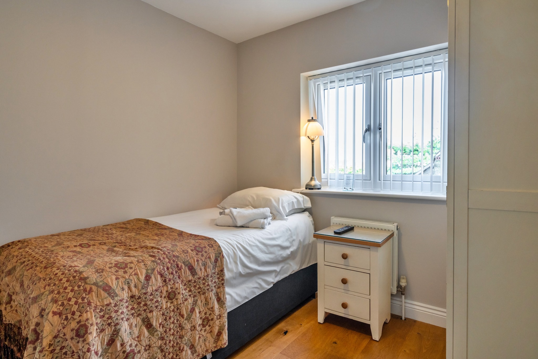 Hollies Cottage, Oak (3 bed) - Slaapkamer