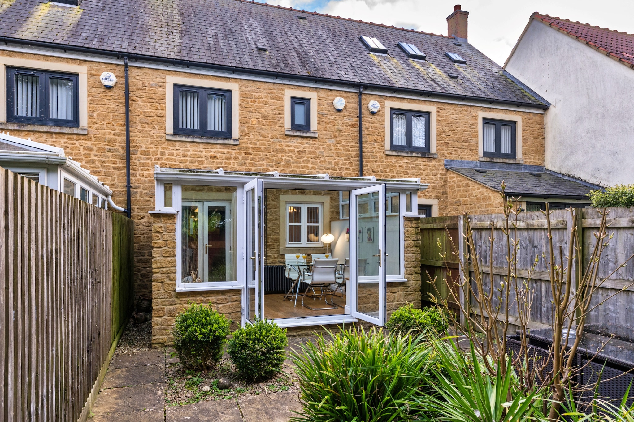 Hollies Cottage, Willow (2 bed) - Terrasbalkon
