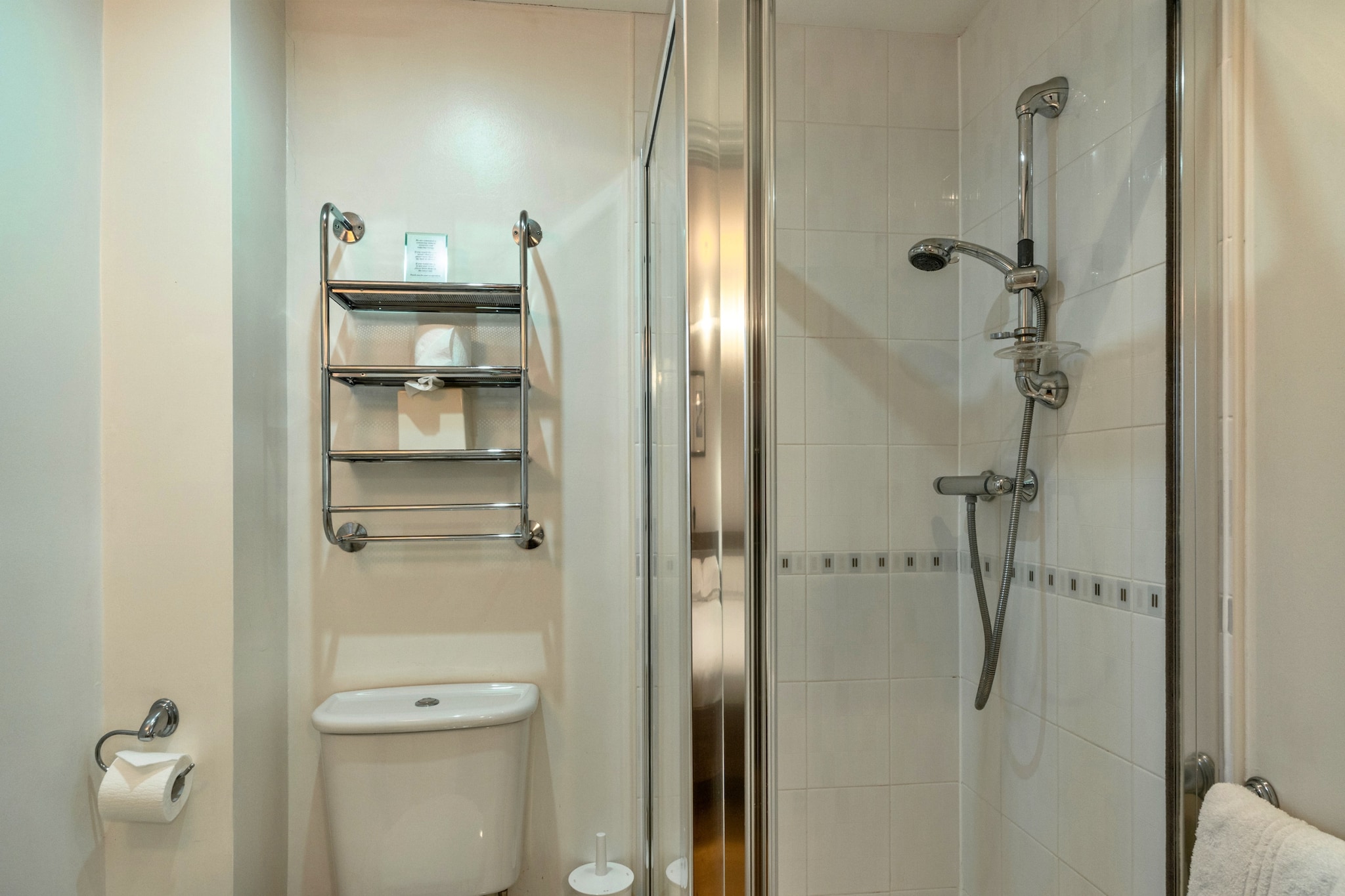 Hollies Cottage, Willow (2 bed) - Badkamer