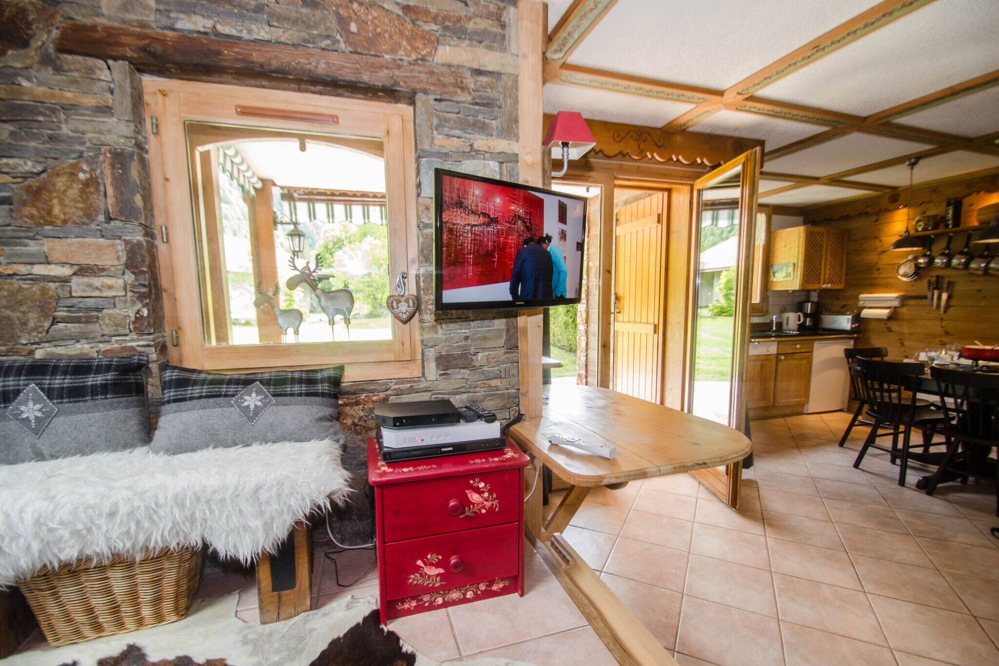 Beautiful apartment with a somewhat unusual layout less than 1km from the slopes