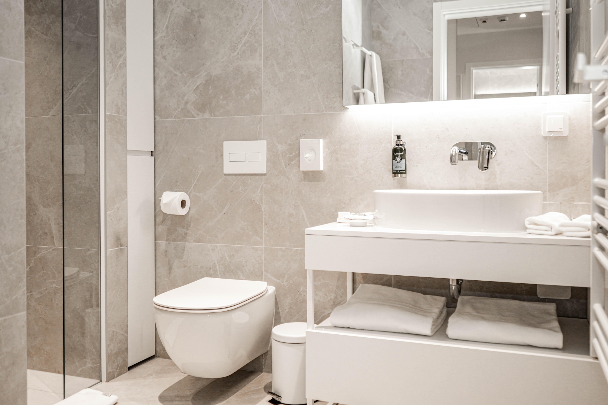 Petram Resort and Residences - Secret Offer - BB/N Deluxe Studio App 32-34 m² - Badkamer