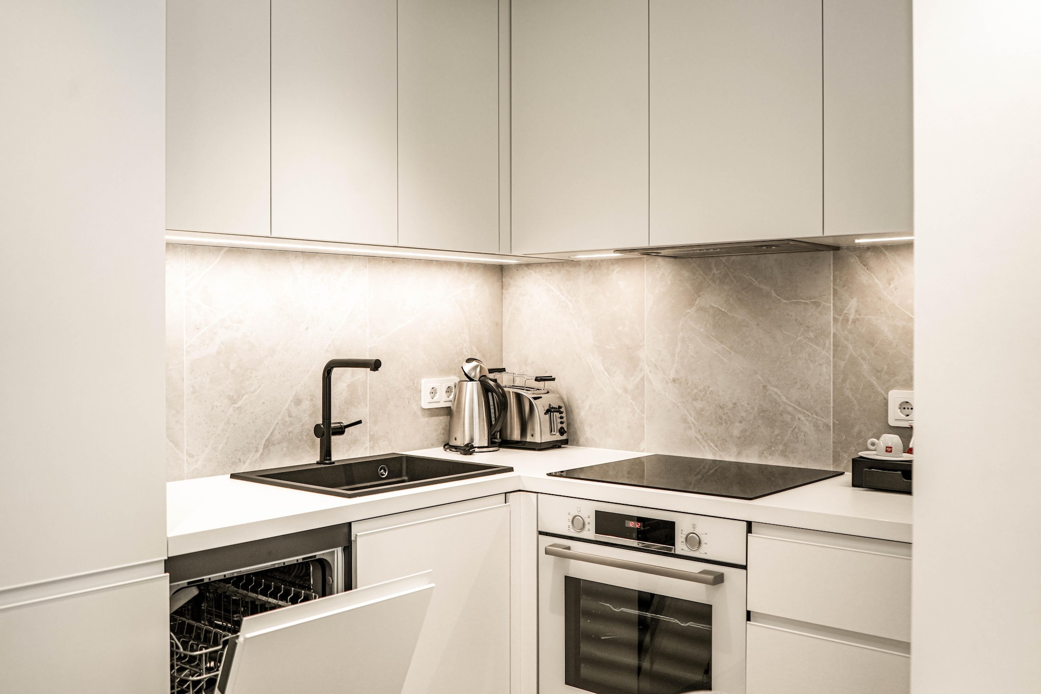 Petram Resort and Residences - Secret Offer - BB/N Deluxe Studio App 32-34 m²