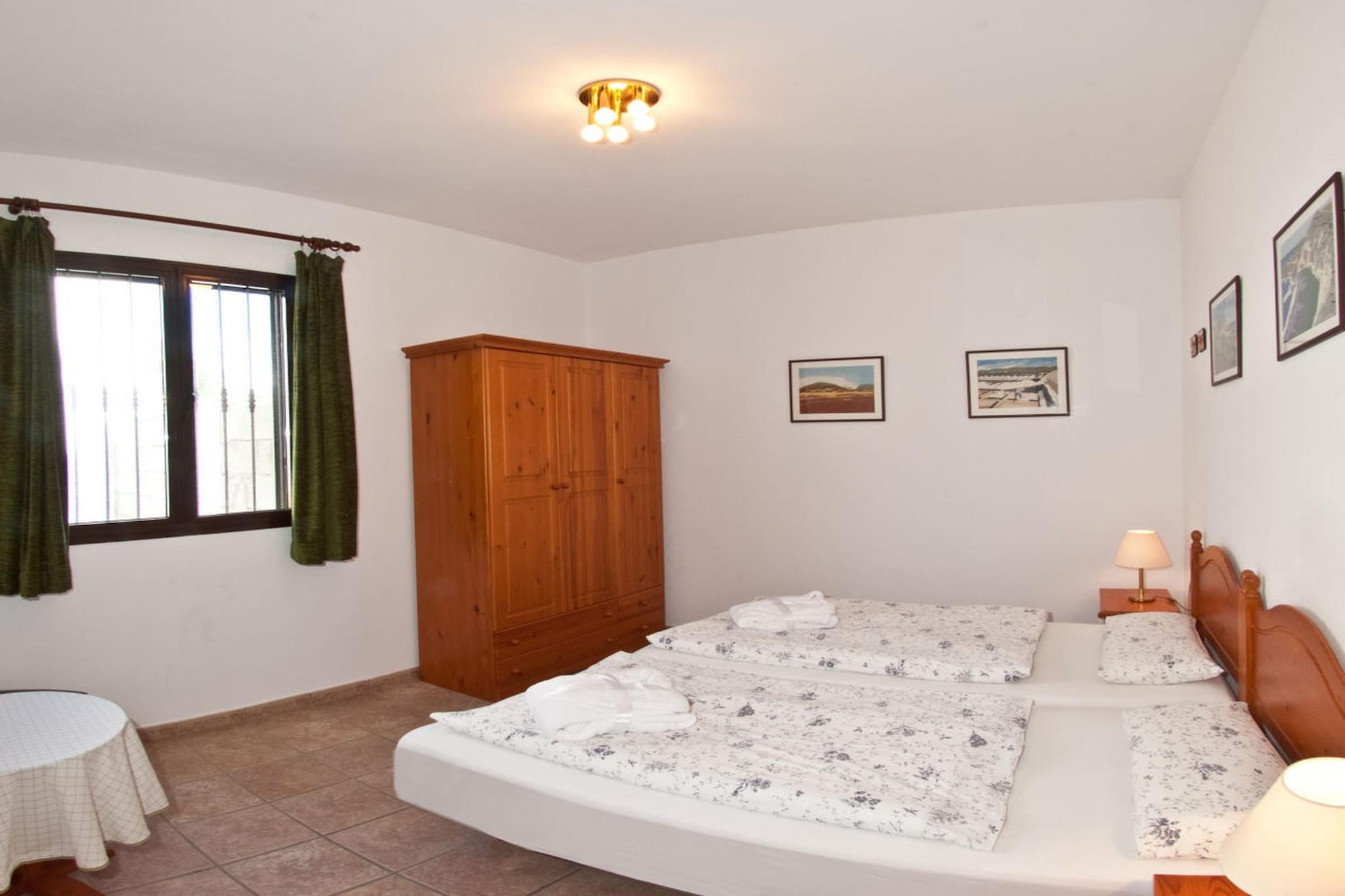206377 - Bedroom