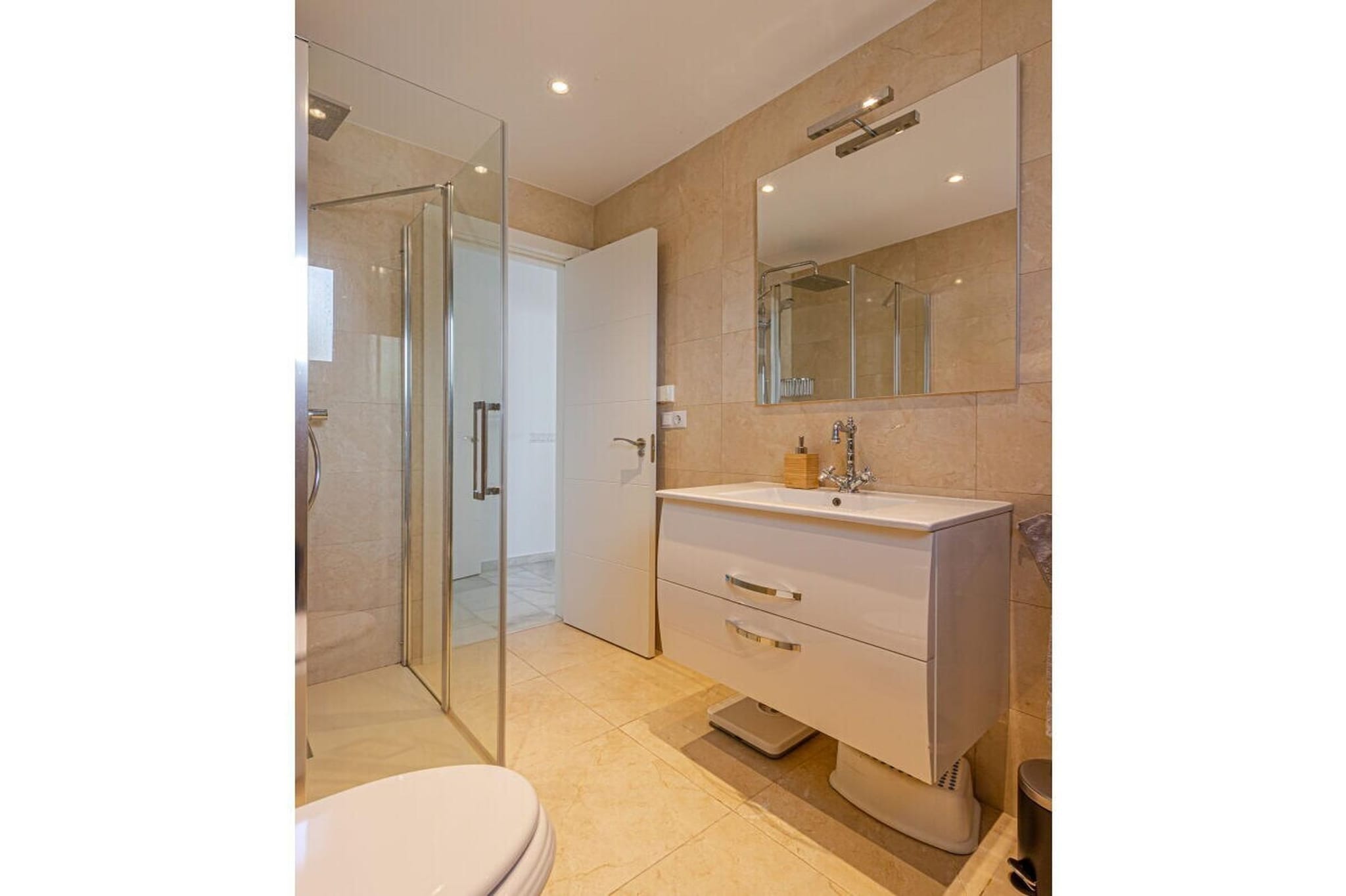 518757 - Badkamer