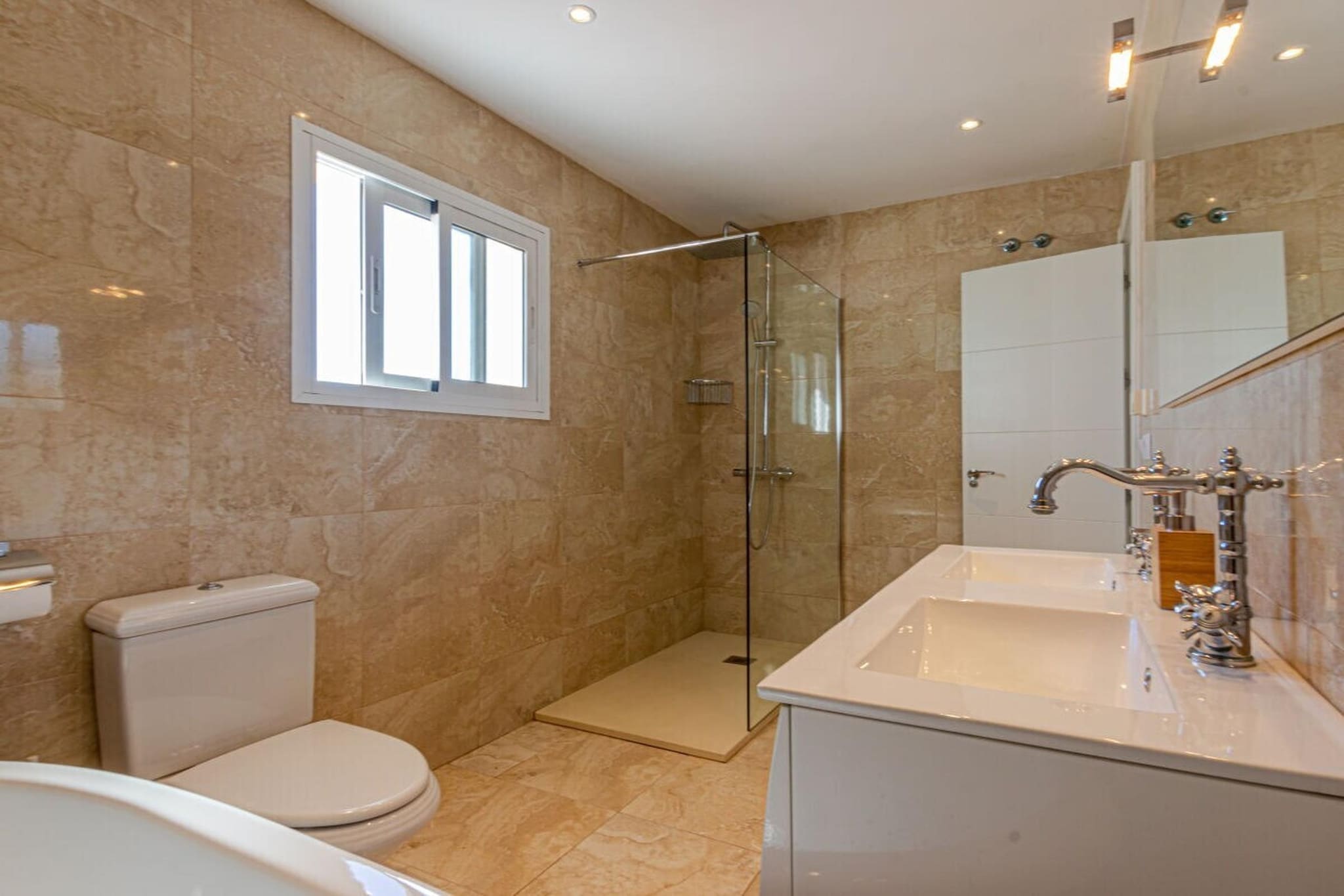 518757 - Badkamer