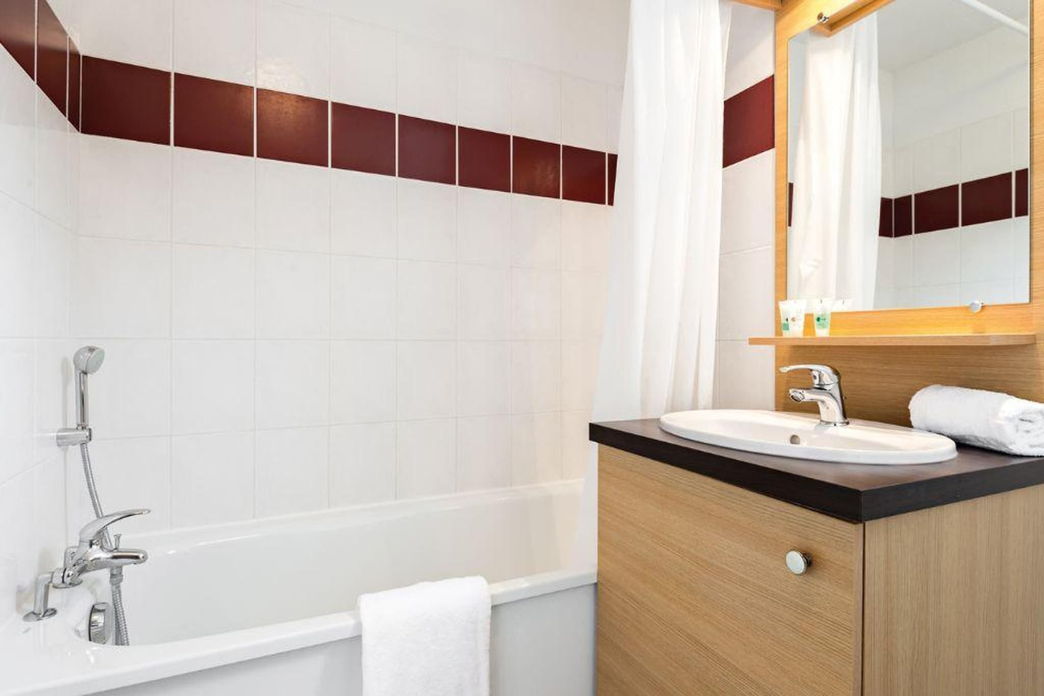 Le Domaine des Cazelles - HOUSE 4 ROOMS IN DUPLEX - Badkamer