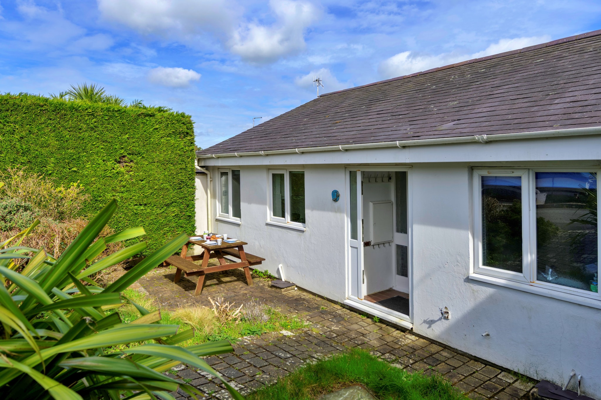 Ty Glan Y Mor - Buitenkant zomer