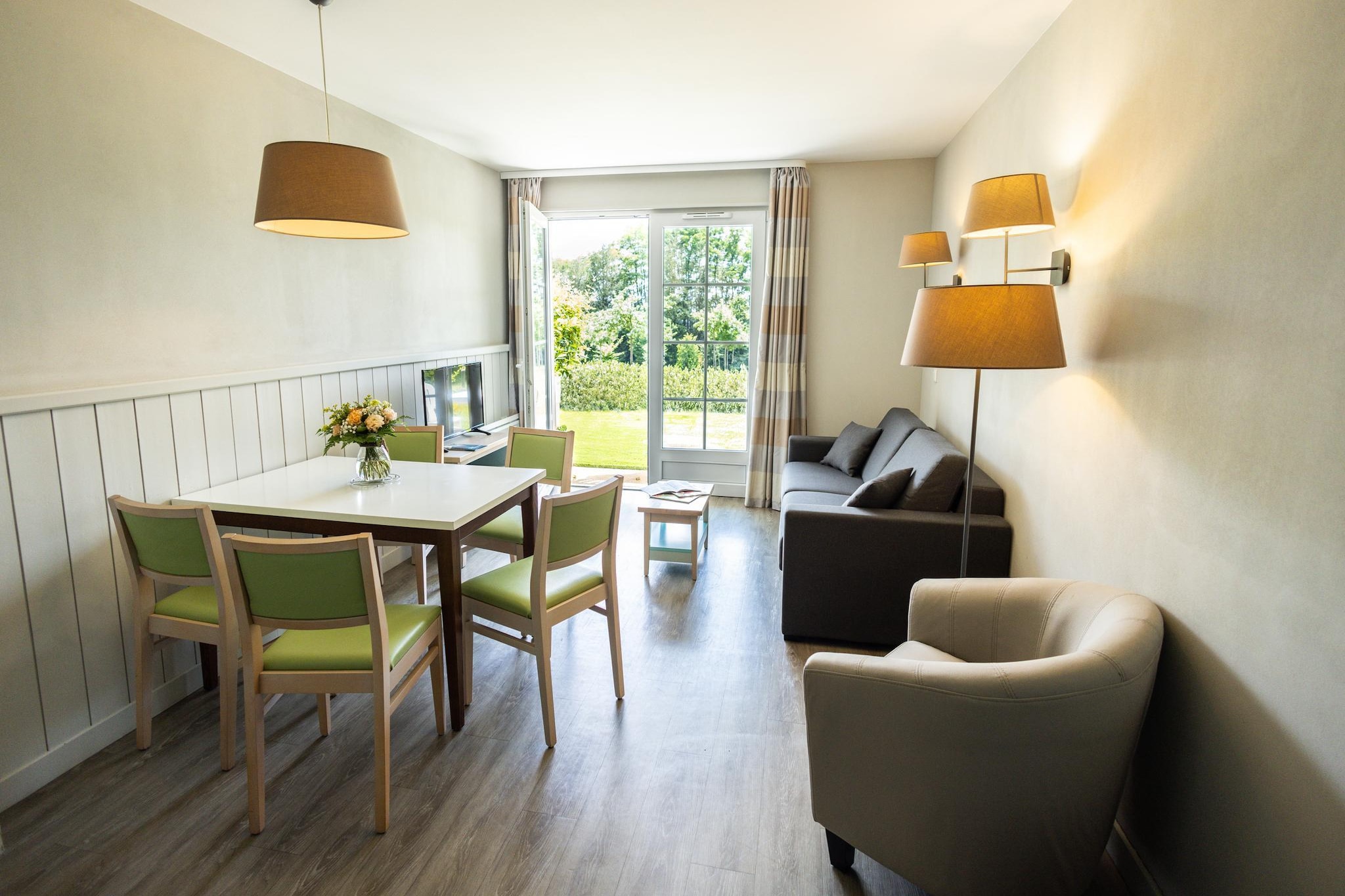 B'O Cottage SUITE 2P DOUGLAS VUE FORET - Eetkamer