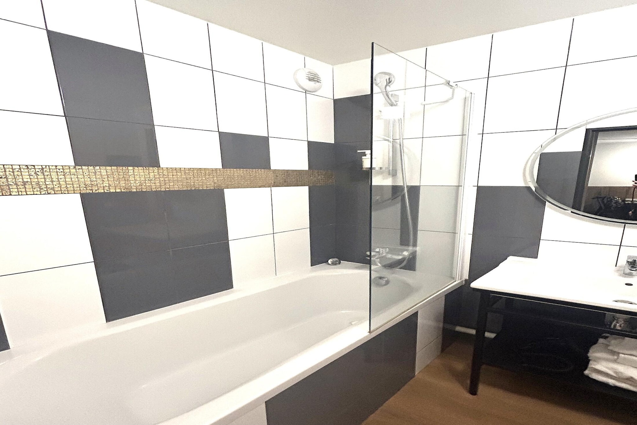 Resort thermal de Châtel-Guyon Apartment COME- Standard with bath - Badkamer