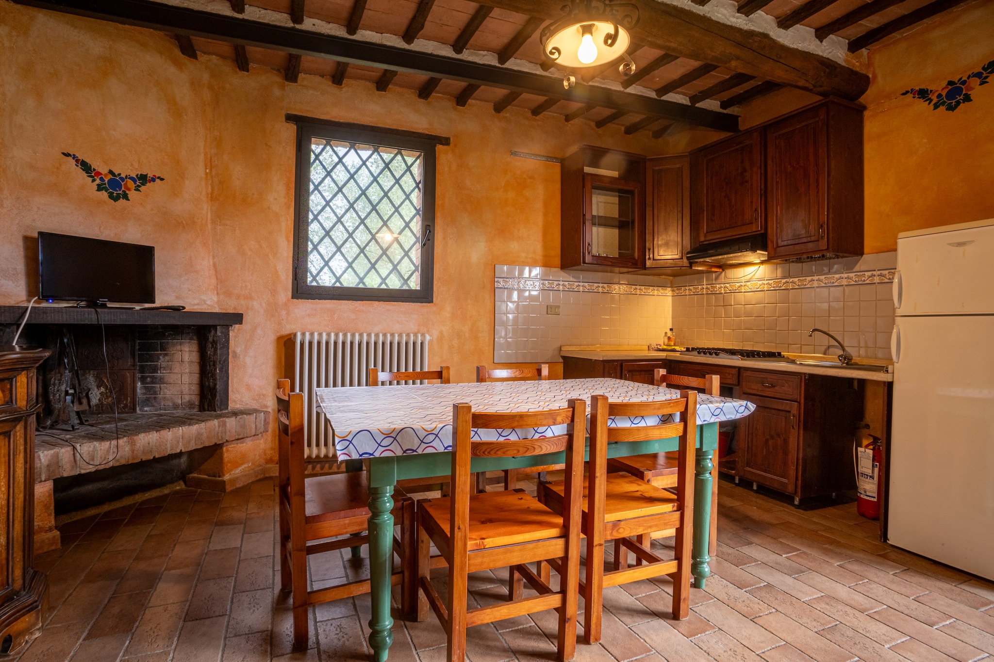 La Grotta di Montecchino App Susino - Eetkamer