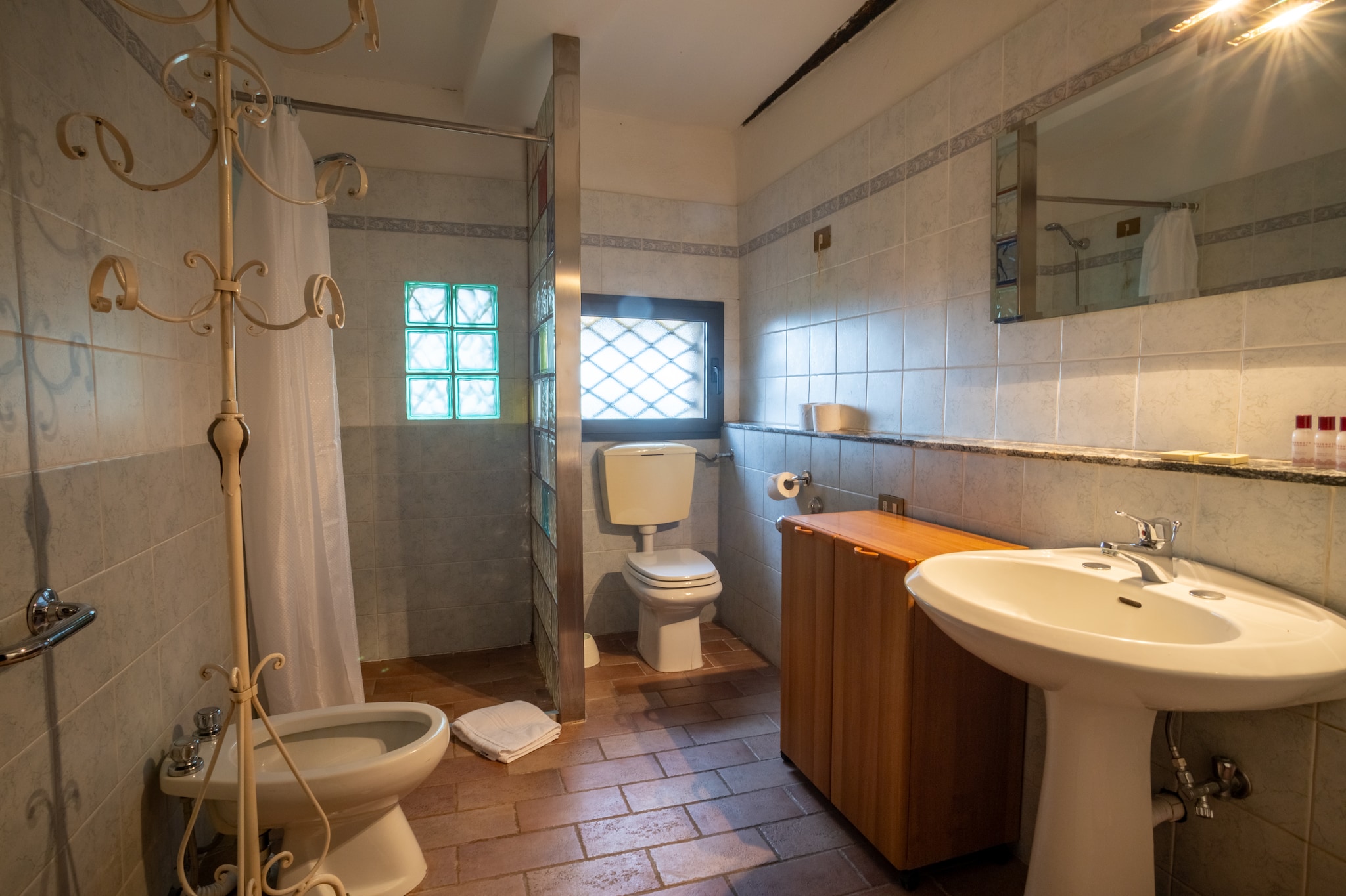 La Grotta di Montecchino App Susino - Badkamer