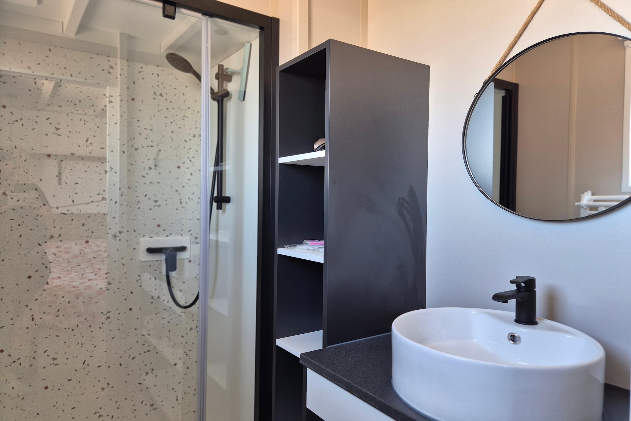 Chalet Saint-Pair-sur-Mer - Badkamer