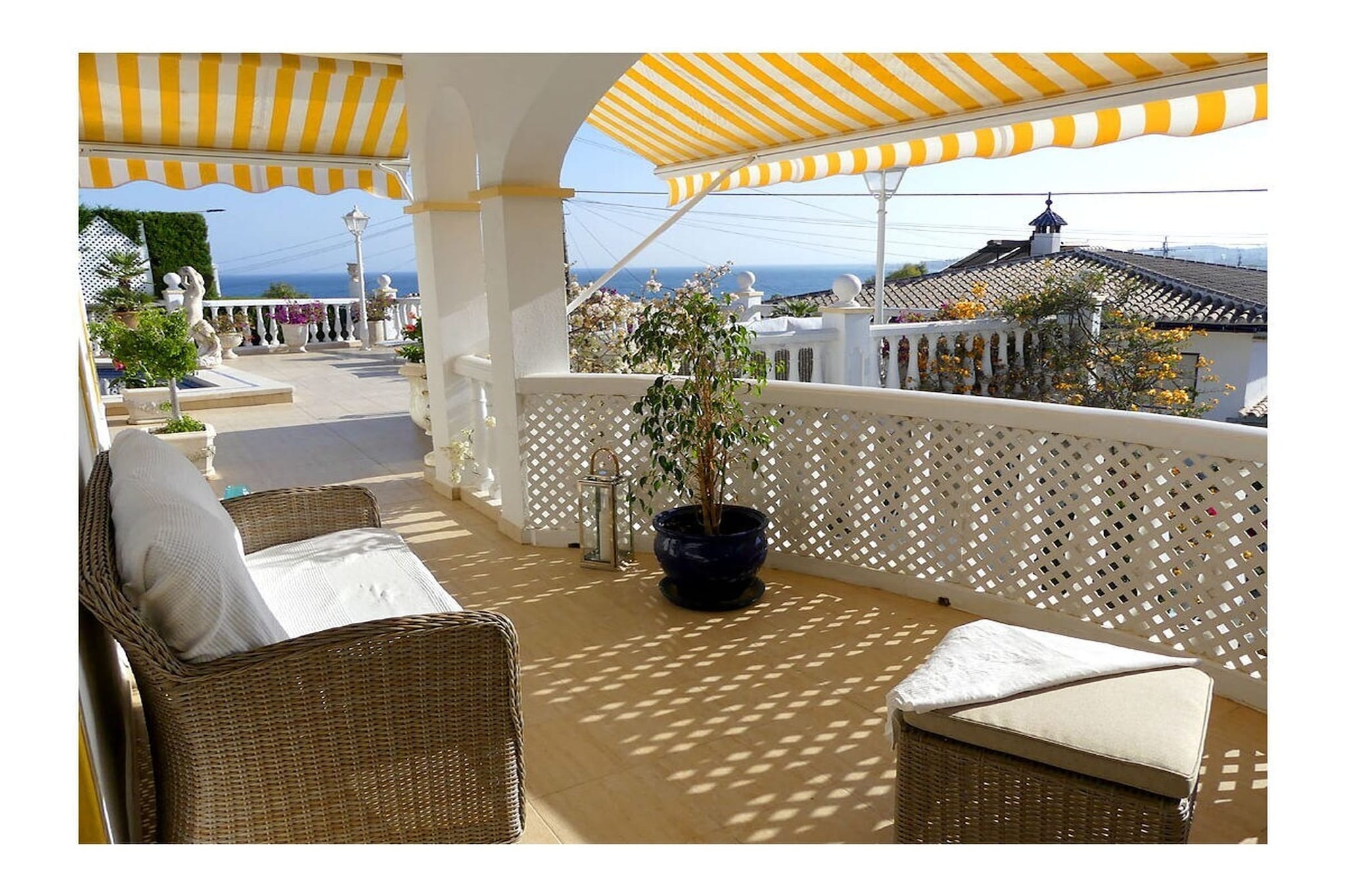 239637 - Terrace balcony
