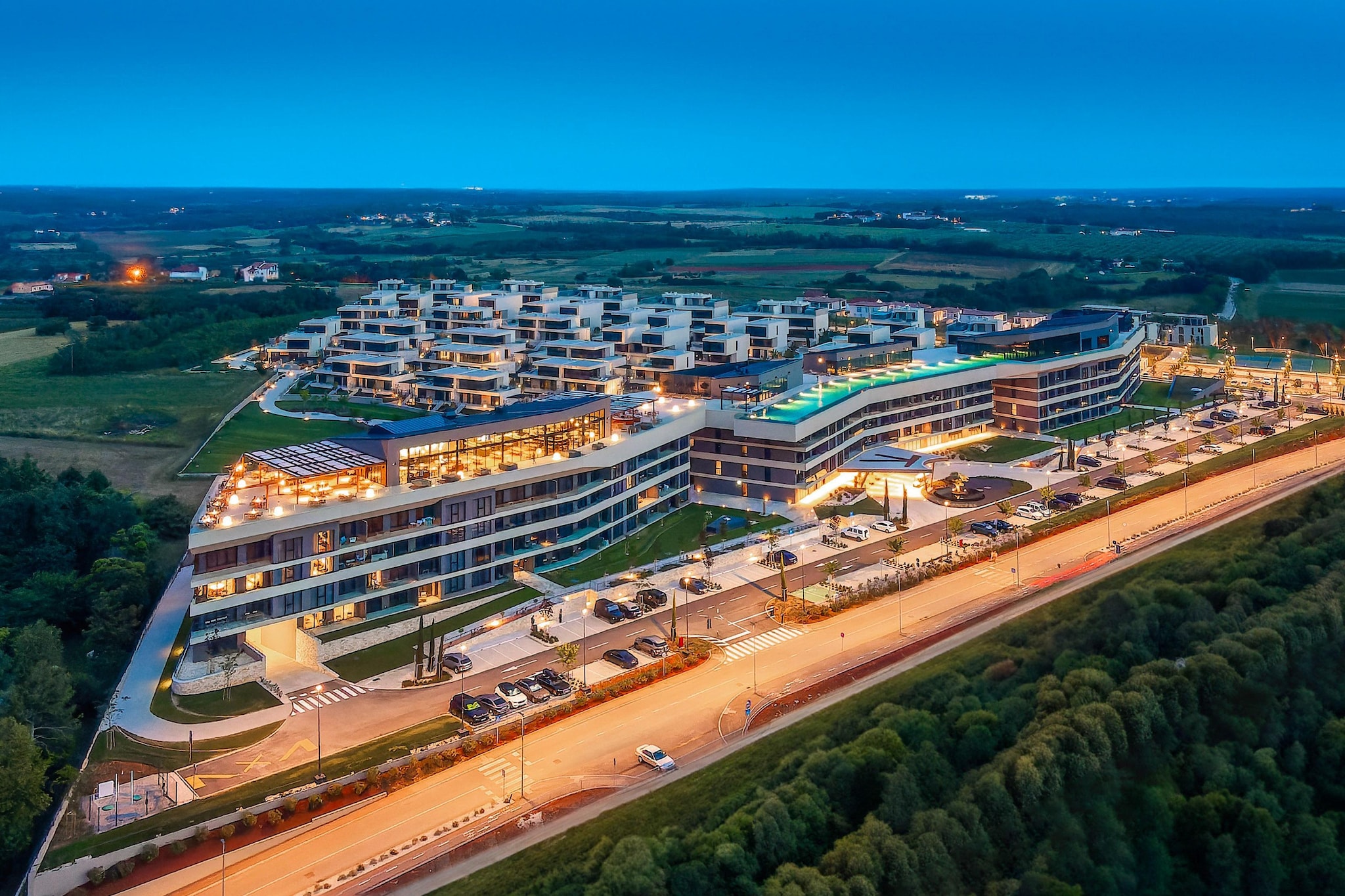 Petram Resort and Residences - Secret Offer - Deluxe Apartment App 60-67 m² - Exterior in summer