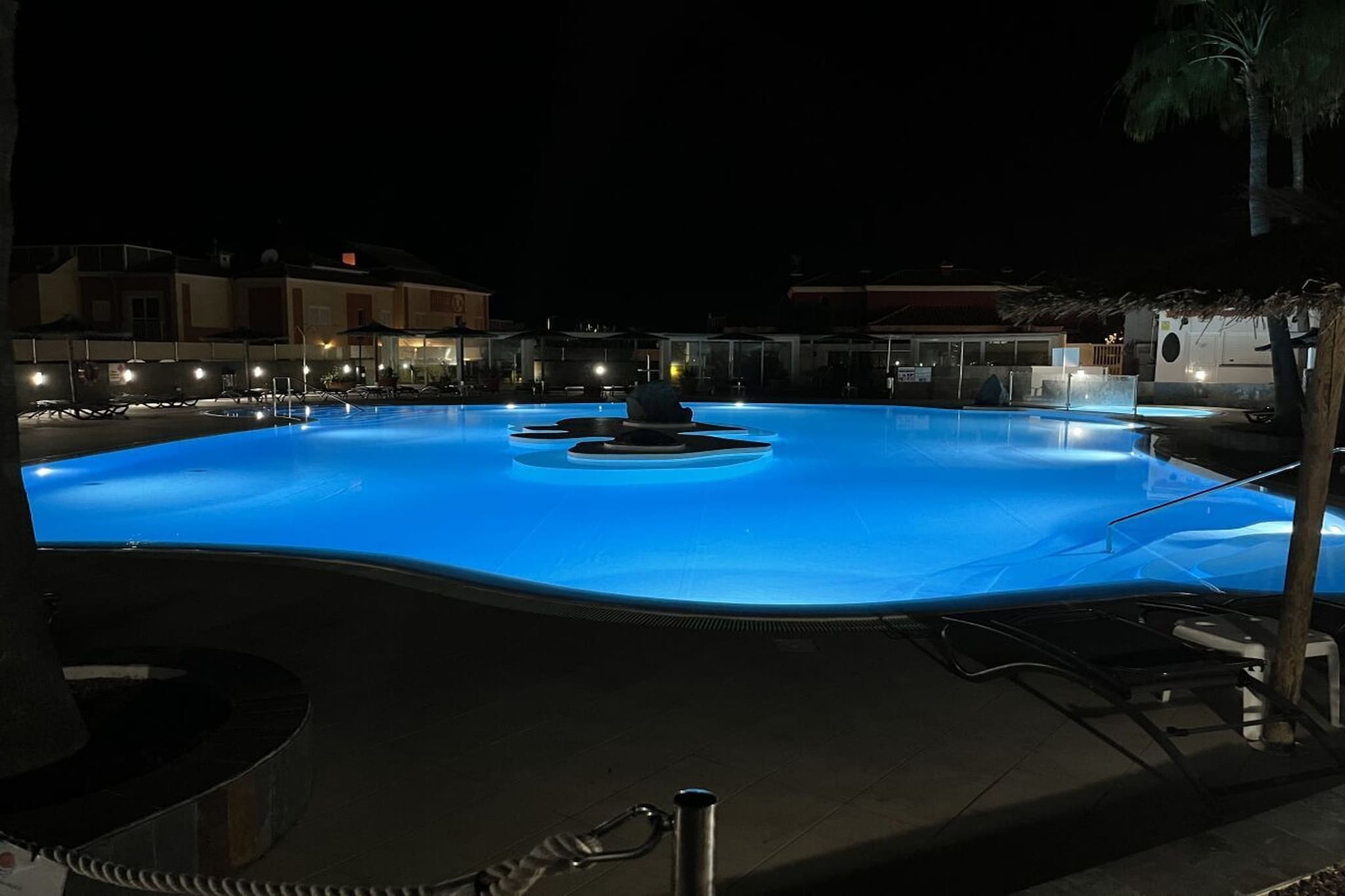 516110 - Piscine