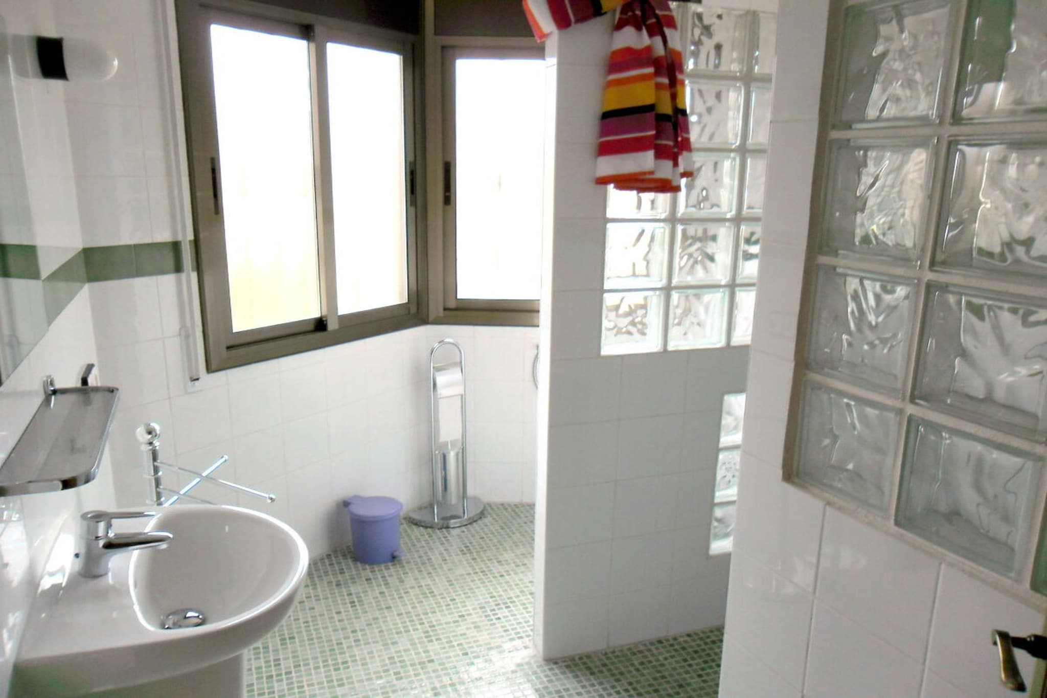 50006 - Bathroom