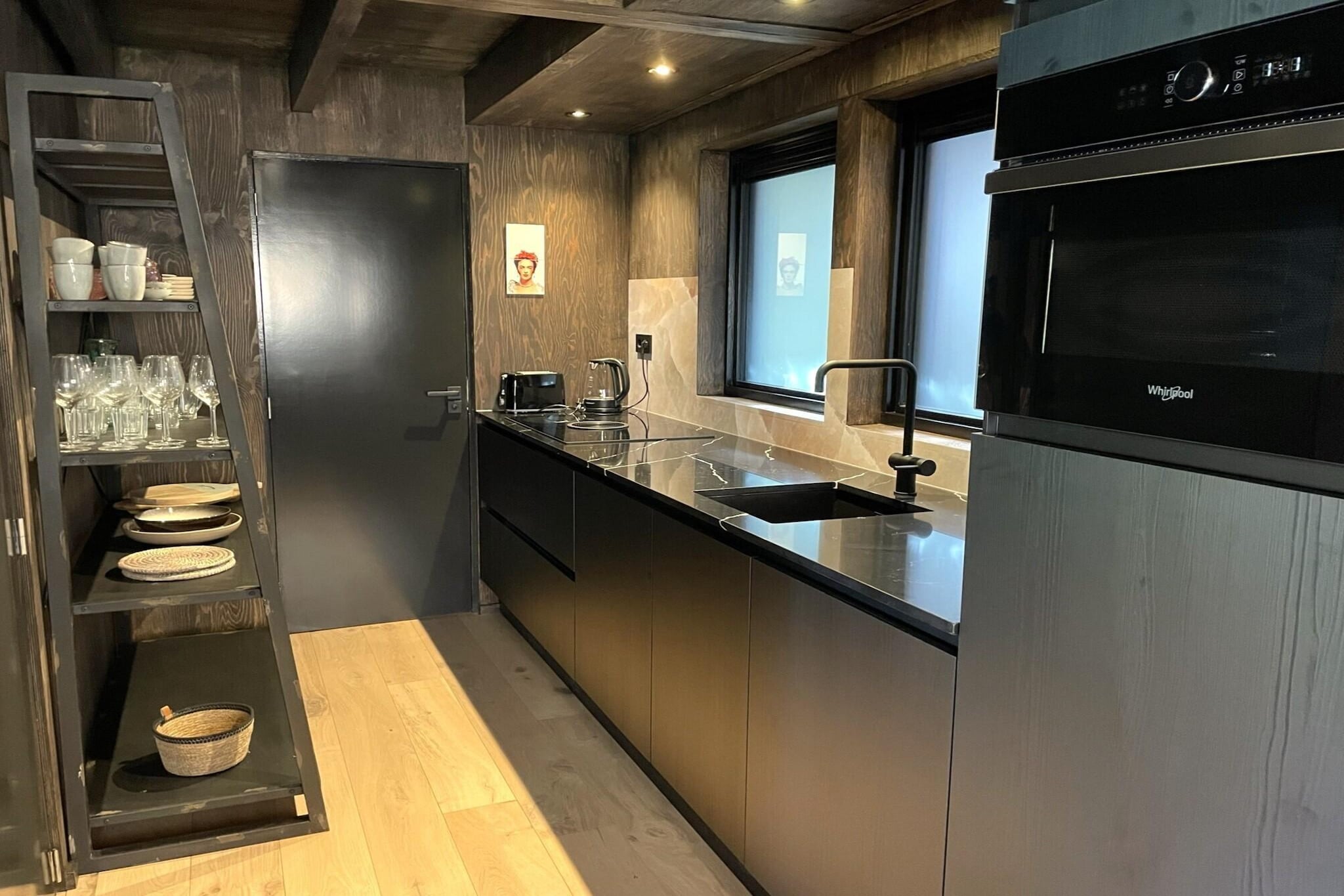 6-Person Dunelodge