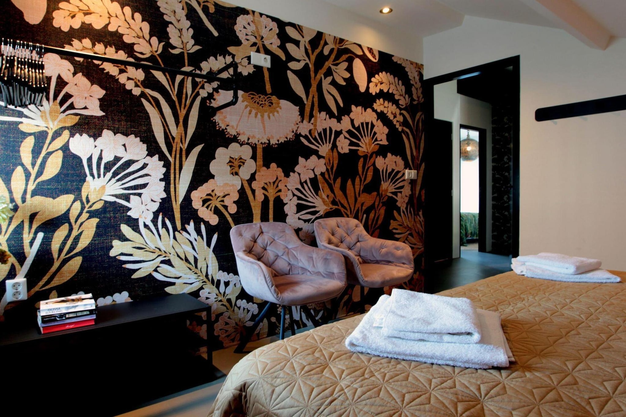 8-14 person group accommodation - Bedroom