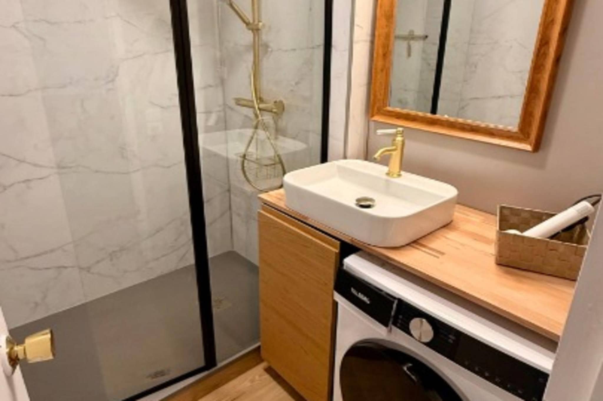 L'Oise 18 Le Mont Dore 2/4 pers - Badkamer