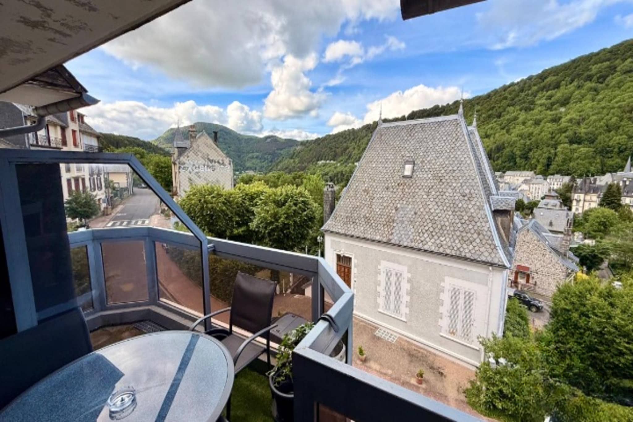 L'Oise 18 Le Mont Dore 2/4 pers - Terrasbalkon