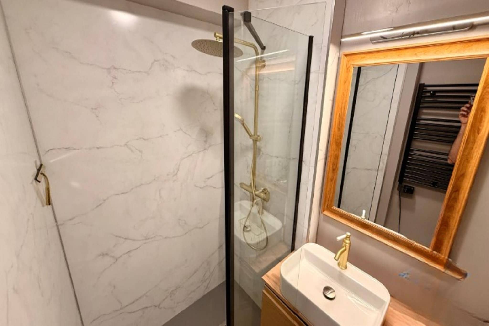 L'Oise 18 Le Mont Dore 2/4 pers - Badkamer