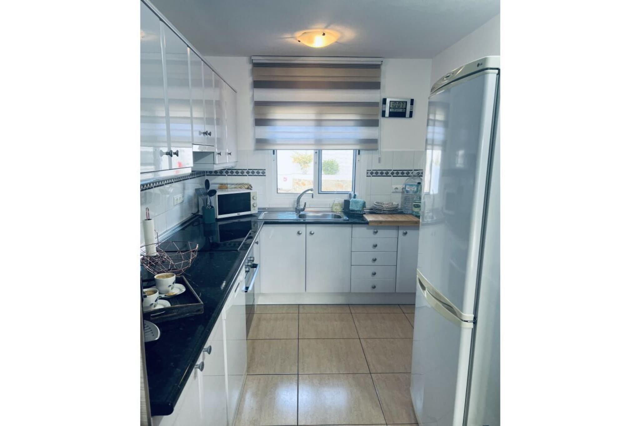 426311 - Kitchen