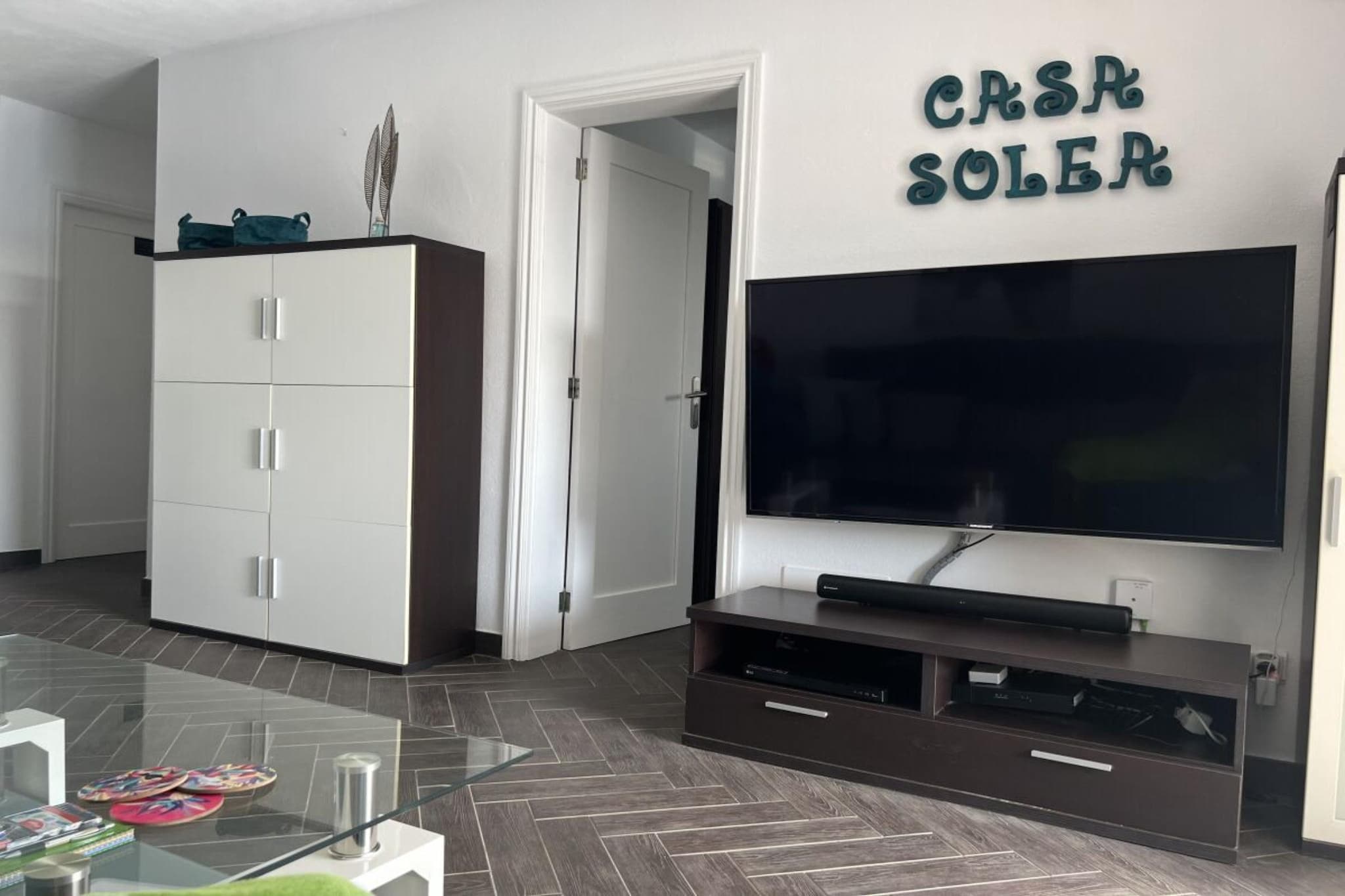 426311 - Living room