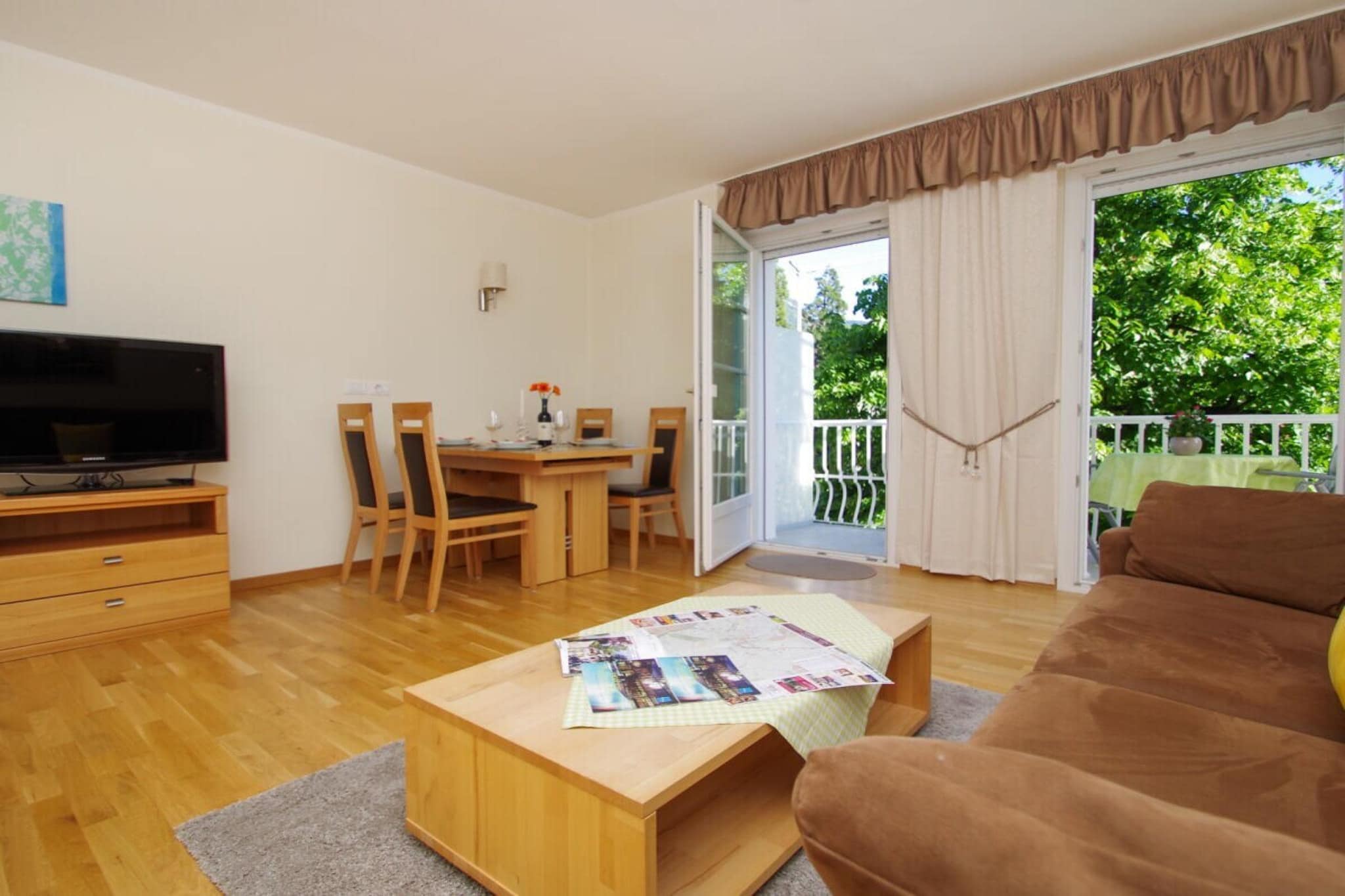 48975 - Dining room