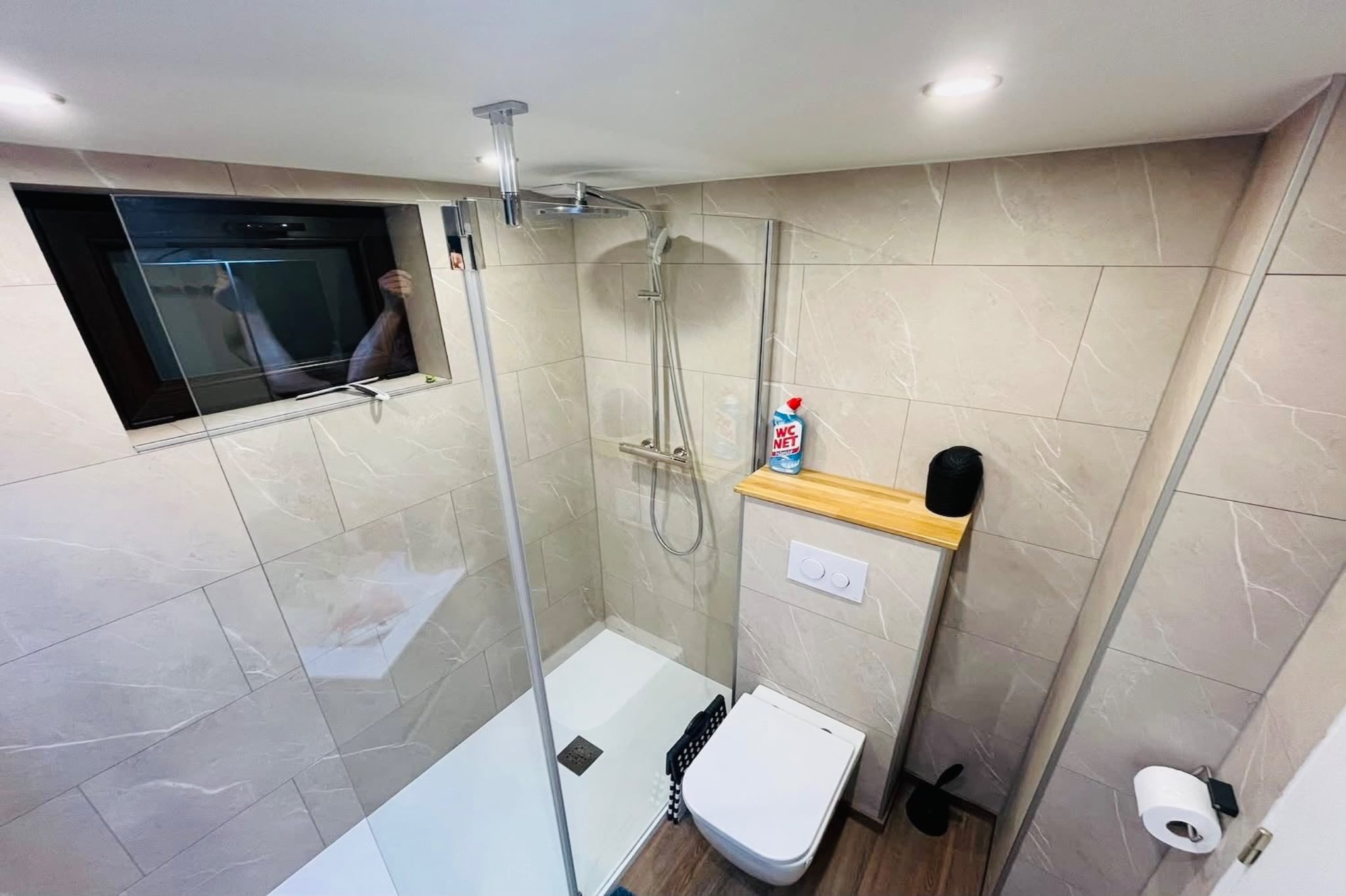 Chez Fernand - Bathroom