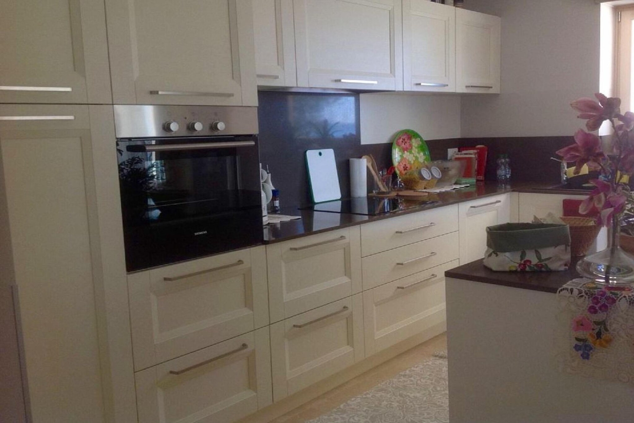 168963 - Kitchen